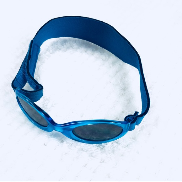 Infant toddler sunglasses with hook and lock strap - Picture 5 of 6